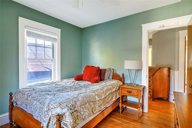 21 Chaucer Street, Providence, RI 02908