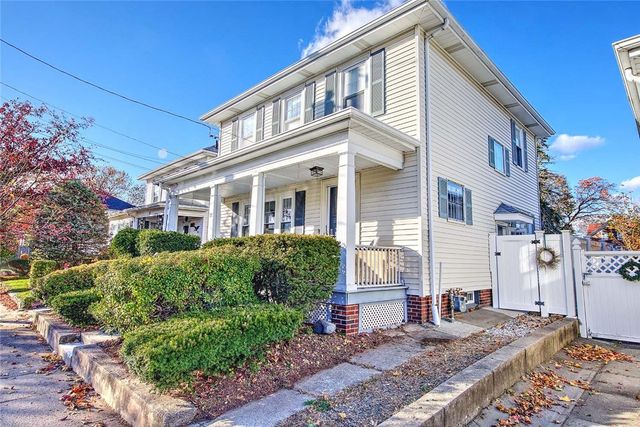 21 Chaucer Street, Providence, RI 02908