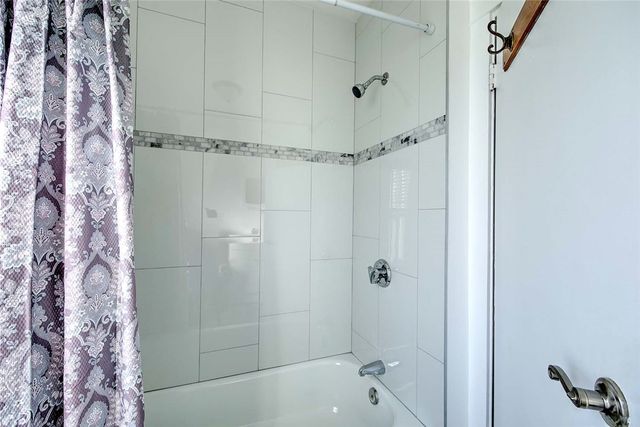 21 Chaucer Street, Providence, RI 02908