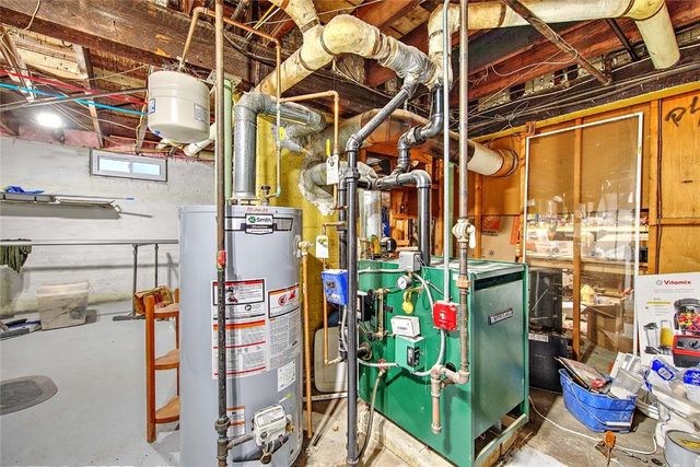 21 Chaucer Street, Providence, RI 02908