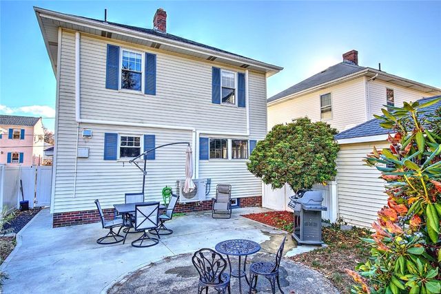 21 Chaucer Street, Providence, RI 02908