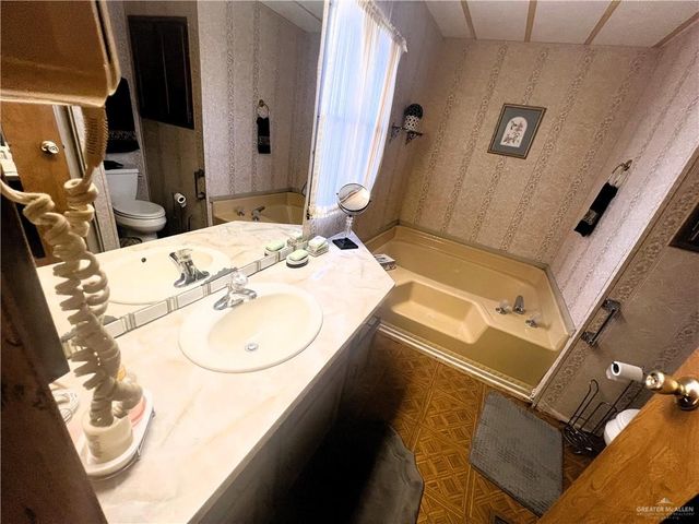 2801 E Montgomery Drive, Pharr, TX 78577