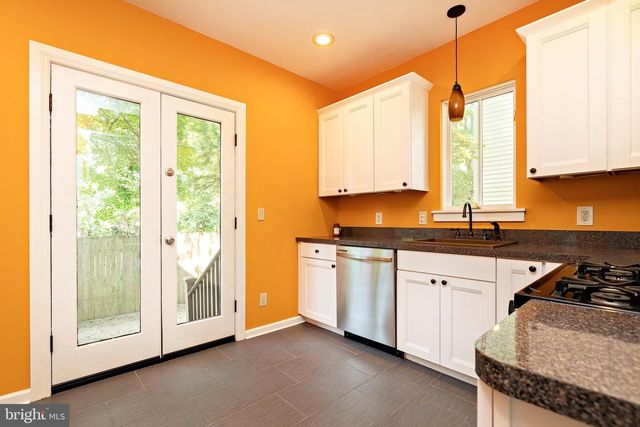 3 LEE AVE, Haddonfield, NJ 08033