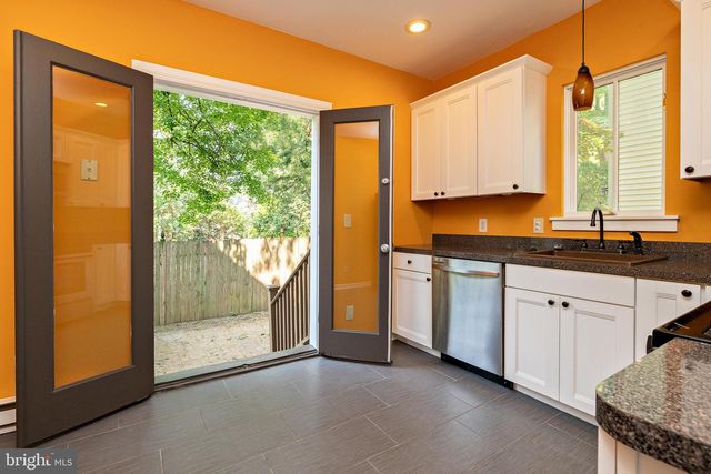 3 LEE AVE, Haddonfield, NJ 08033