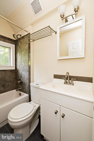 3 LEE AVE, Haddonfield, NJ 08033