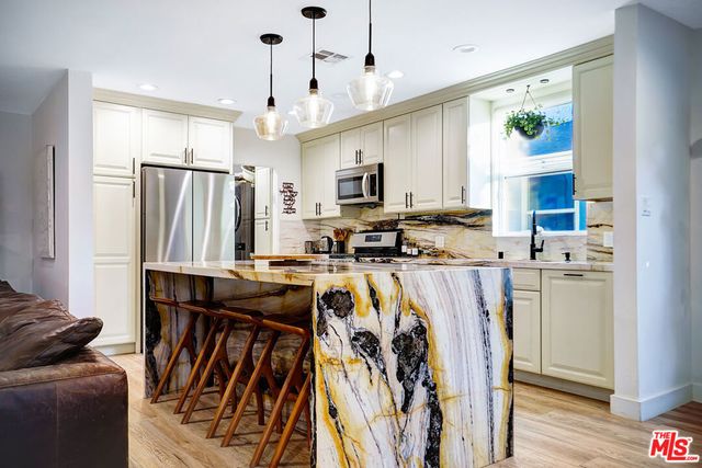 5630 Gentry Avenue, Valley Village, CA 91607