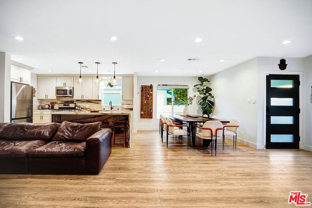 5630 Gentry Avenue, Valley Village, CA 91607