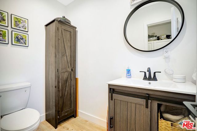 5630 Gentry Avenue, Valley Village, CA 91607