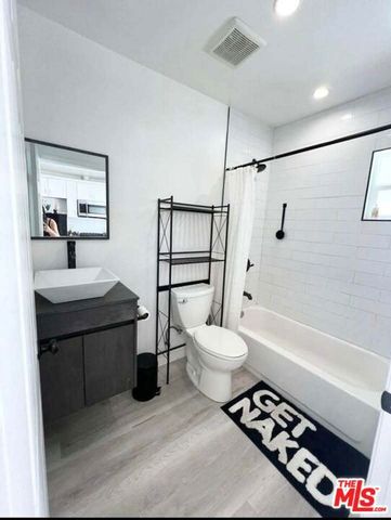 5630 Gentry Avenue, Valley Village, CA 91607