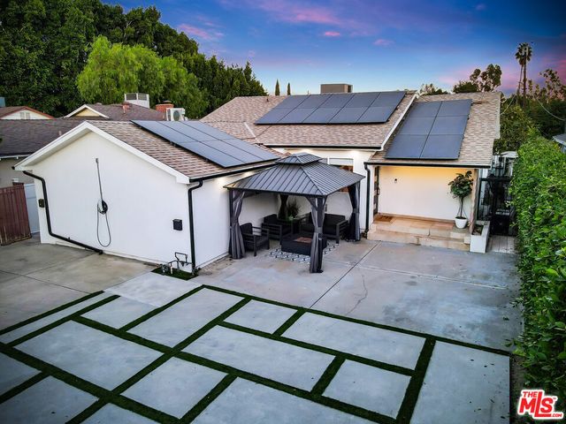 5630 Gentry Avenue, Valley Village, CA 91607