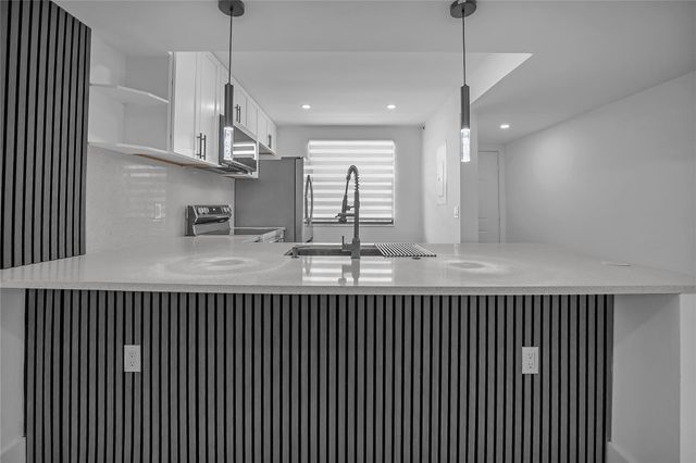 6037 Balboa Circle 401, Boca Raton, FL 33433
