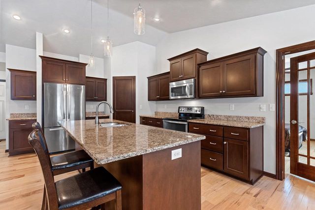 448 MEADOW WIND DRIVE, Green Bay, WI 54311