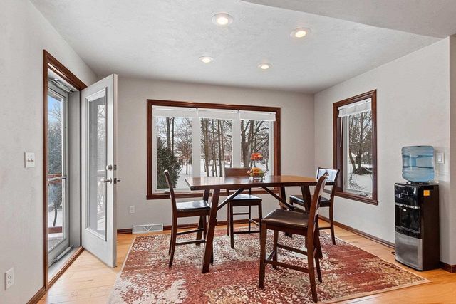 448 MEADOW WIND DRIVE, Green Bay, WI 54311