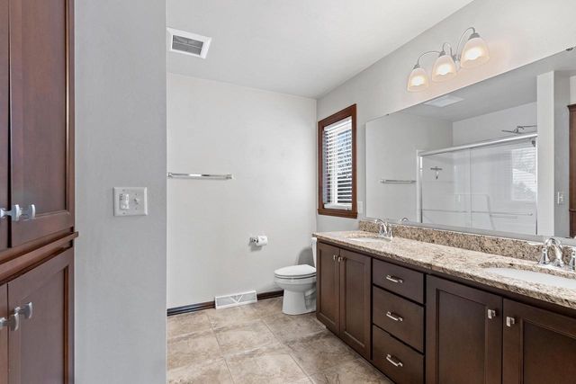 448 MEADOW WIND DRIVE, Green Bay, WI 54311