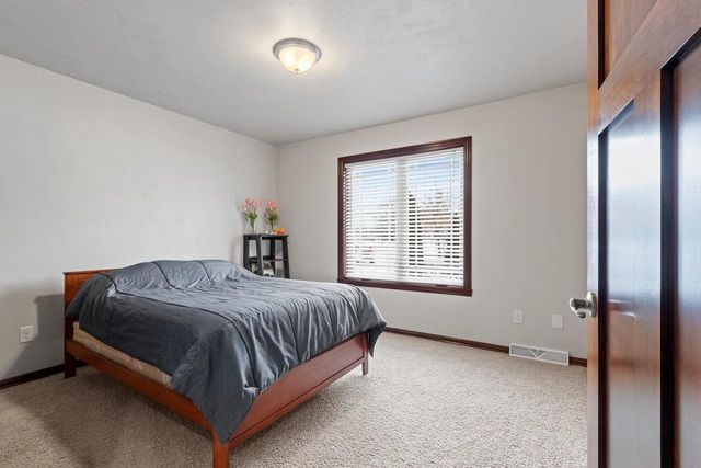 448 MEADOW WIND DRIVE, Green Bay, WI 54311