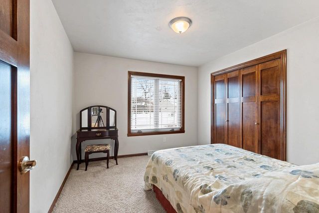 448 MEADOW WIND DRIVE, Green Bay, WI 54311