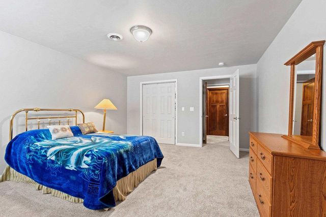 448 MEADOW WIND DRIVE, Green Bay, WI 54311