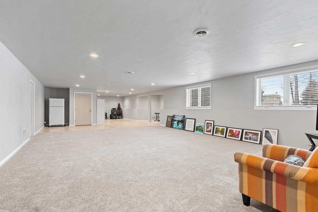 448 MEADOW WIND DRIVE, Green Bay, WI 54311