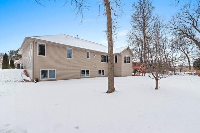 448 MEADOW WIND DRIVE, Green Bay, WI 54311