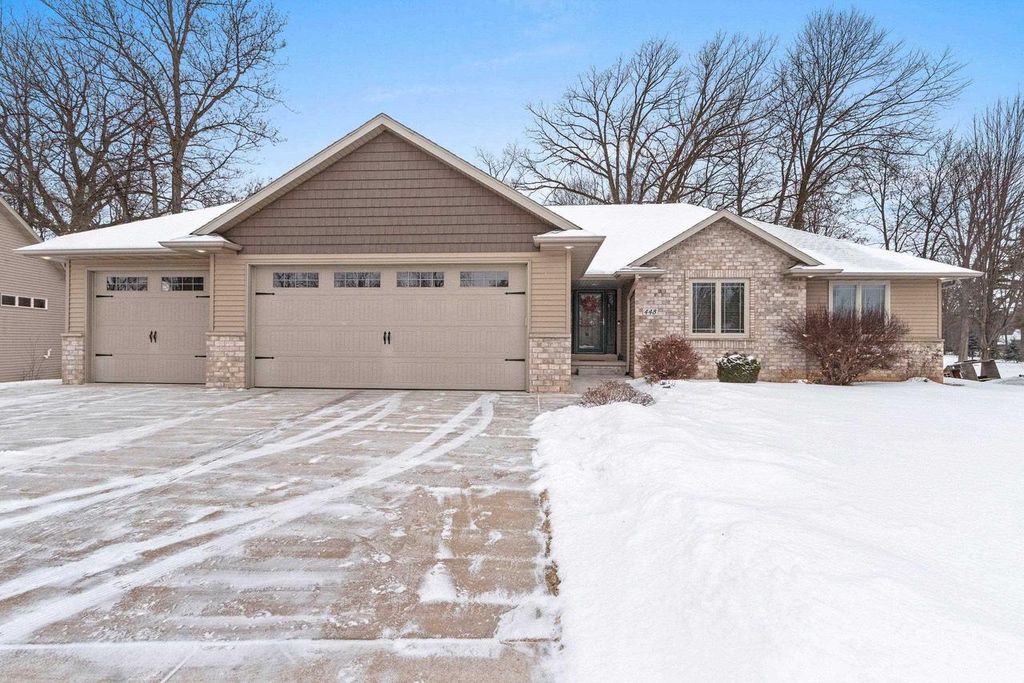 448 MEADOW WIND DRIVE, Green Bay, WI 54311
