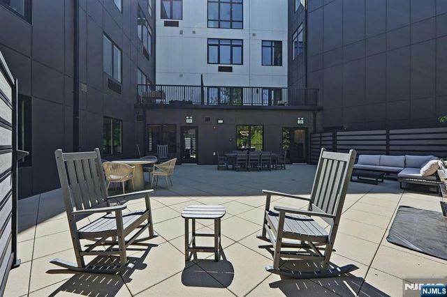 1435 10th Street 207, Fort Lee, NJ 07024