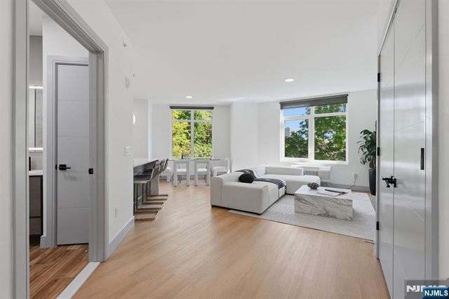 1435 10th Street 207, Fort Lee, NJ 07024