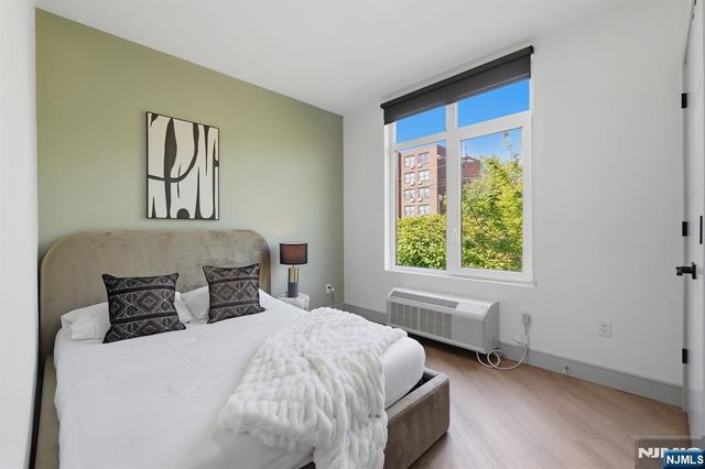 1435 10th Street 207, Fort Lee, NJ 07024
