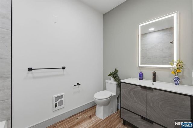 1435 10th Street 207, Fort Lee, NJ 07024