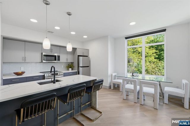 1435 10th Street 207, Fort Lee, NJ 07024