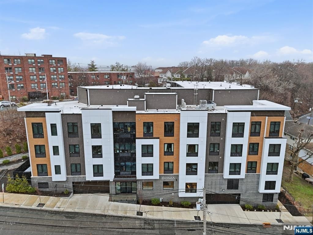 1435 10th Street 207, Fort Lee, NJ 07024