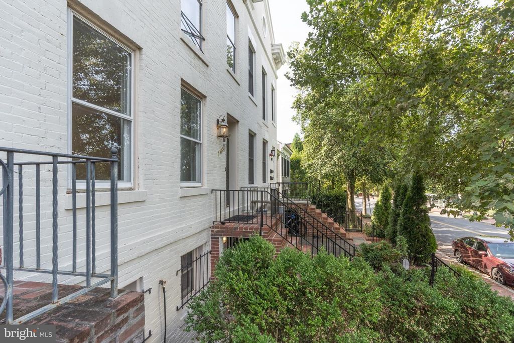 1683 35TH ST NW, Washington, DC 20007