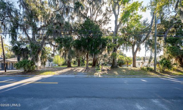 1702 Old Shell Road, Port Royal, SC 29935