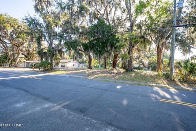 1702 Old Shell Road, Port Royal, SC 29935