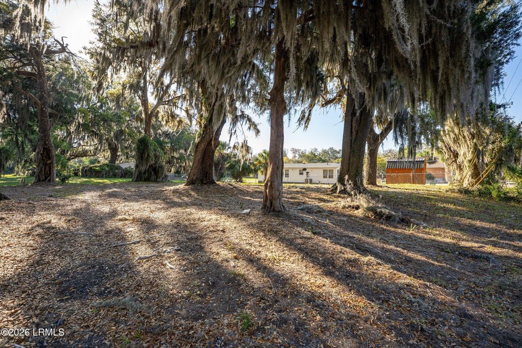 1702 Old Shell Road, Port Royal, SC 29935