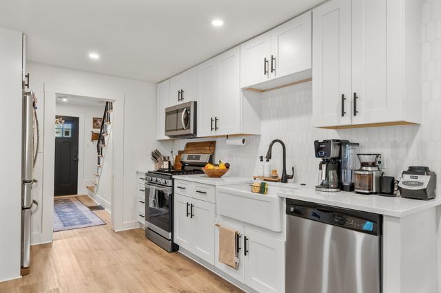 29 Sterling St 29, Weymouth, MA 02188
