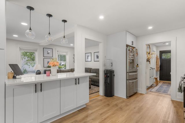 29 Sterling St 29, Weymouth, MA 02188