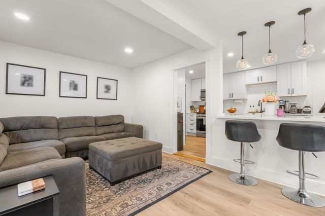 29 Sterling St 29, Weymouth, MA 02188