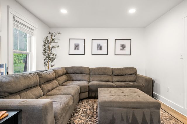 29 Sterling St 29, Weymouth, MA 02188