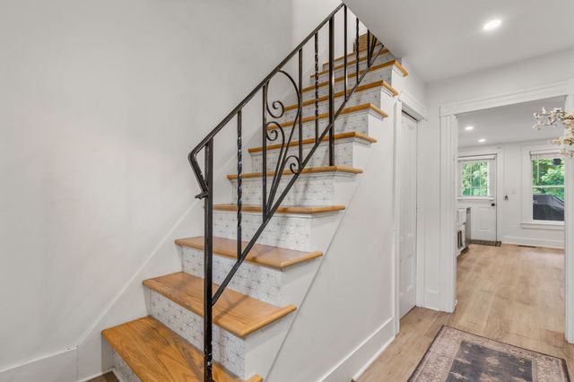 29 Sterling St 29, Weymouth, MA 02188