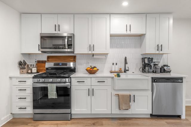 29 Sterling St 29, Weymouth, MA 02188
