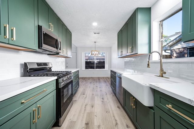 2118 Pepperglen Court, Missouri City, TX 77489