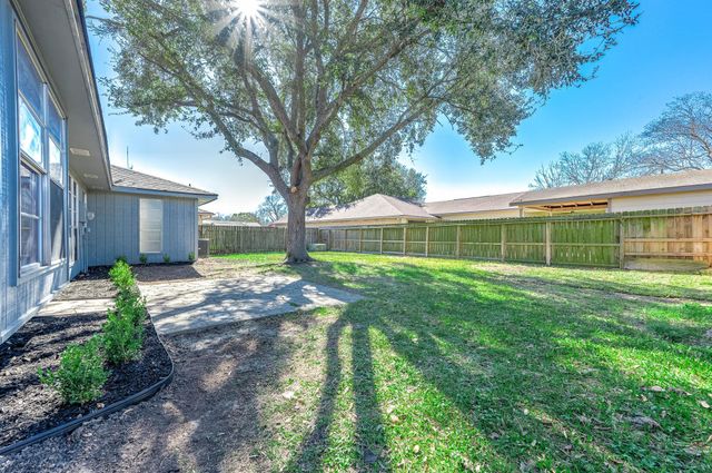 2118 Pepperglen Court, Missouri City, TX 77489