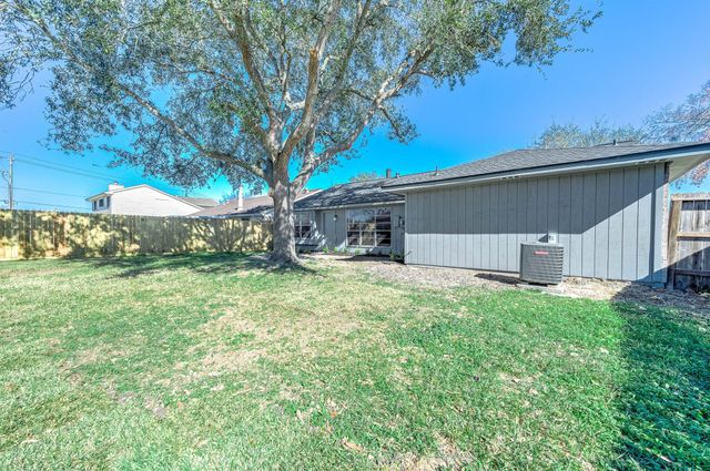 2118 Pepperglen Court, Missouri City, TX 77489