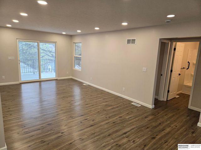 612 S 6TH Street, Plattsmouth, NE 68048