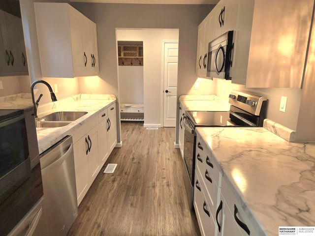 612 S 6TH Street, Plattsmouth, NE 68048