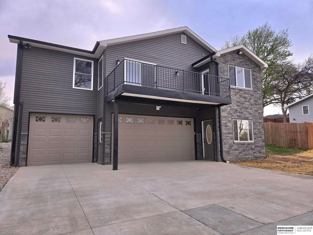 612 S 6TH Street, Plattsmouth, NE 68048