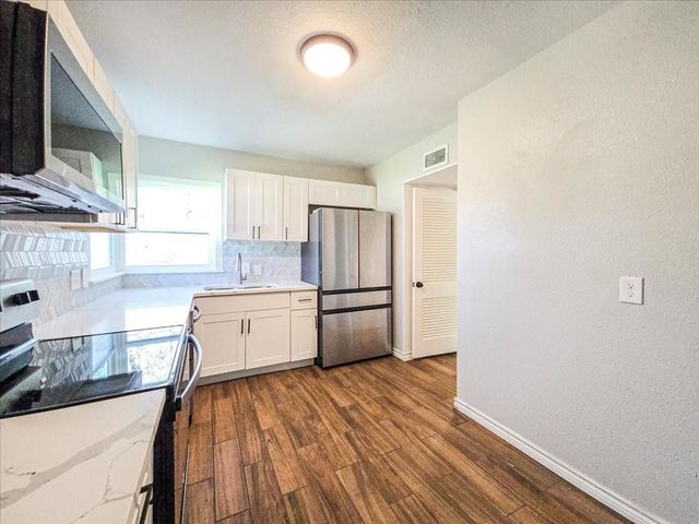 7015 Dover Lane, Richland Hills, TX 76118