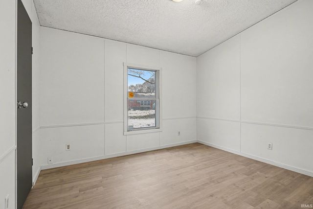 27286 Nelson Avenue, Elkhart, IN 46517