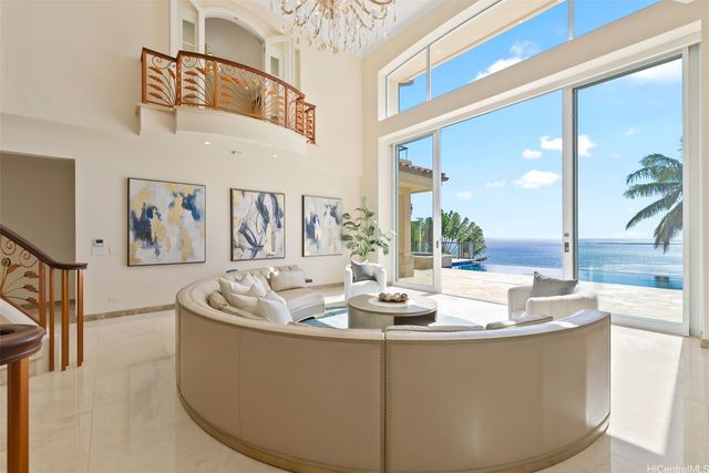 269 Kaialii Place, Honolulu, HI 96821