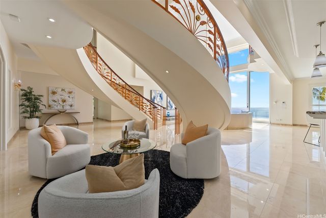 269 Kaialii Place, Honolulu, HI 96821